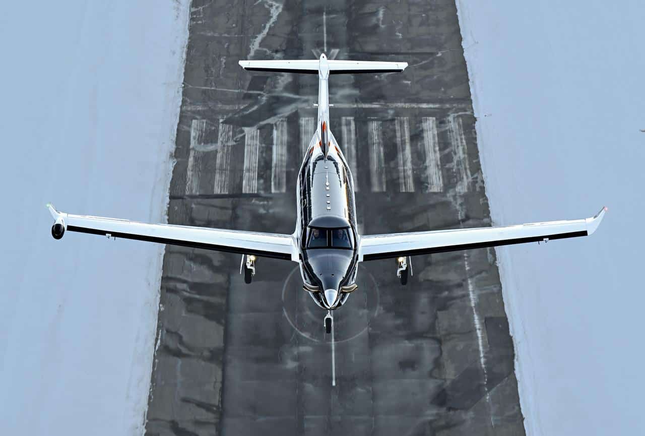 Aircraft image of Pilatus PC-12 PRO for private and business aviation.